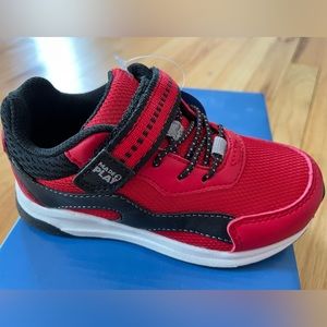 Brand new never worn Albee Sneaker from Stride Rite
